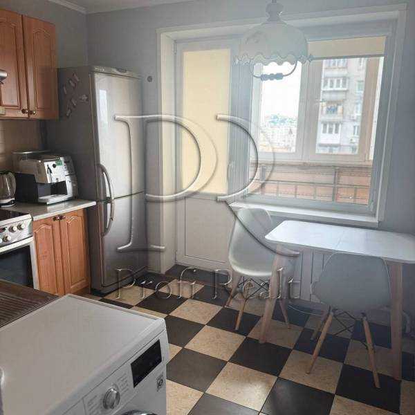 Продаж 2-кімнатної квартири 45 м², Деміївська вул., 45