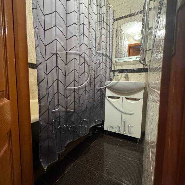 Продаж 2-кімнатної квартири 45 м², Деміївська вул., 45