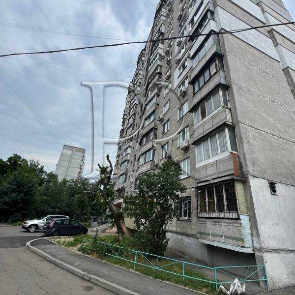Продаж 2-кімнатної квартири 45 м², Деміївська вул., 45