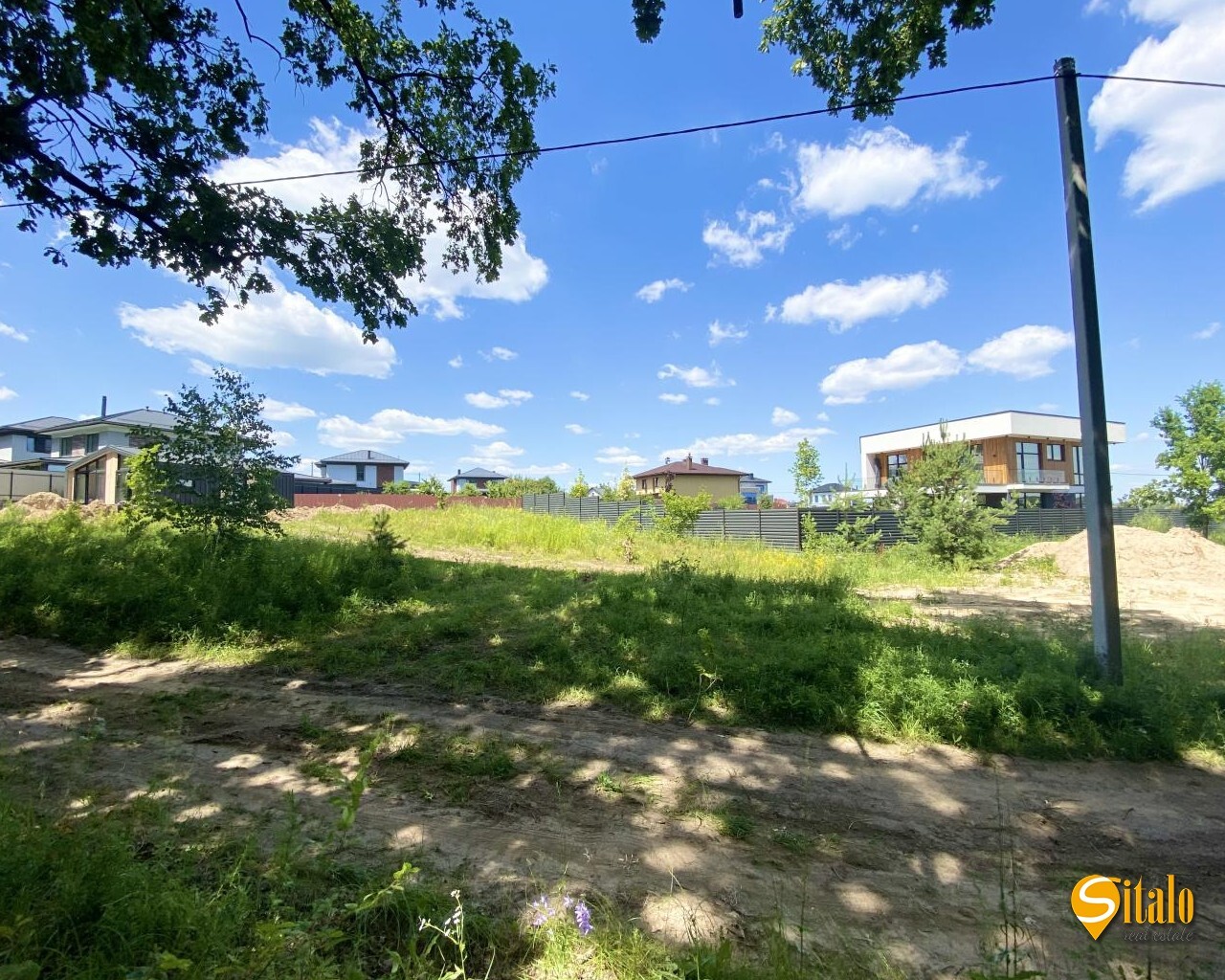 Продаж ділянки під індивідуальне житлове будівництво 8 соток