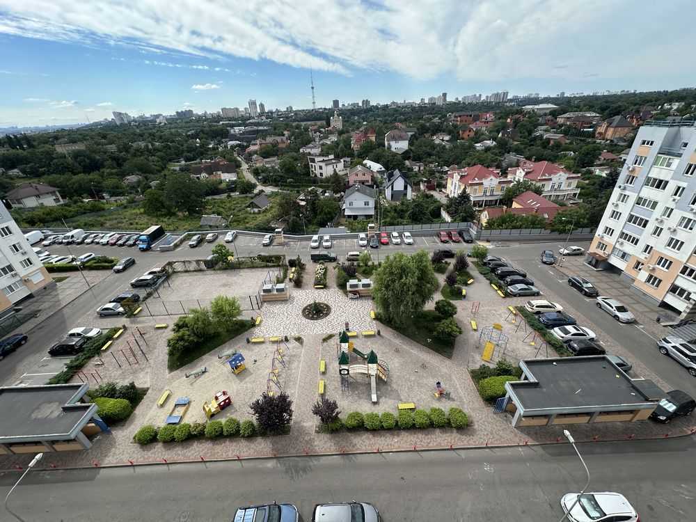 Продаж 5-кімнатної квартири 133 м², Сергія Данченка вул., 28Б