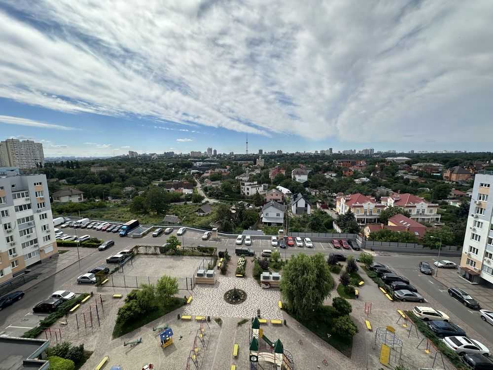 Продаж 5-кімнатної квартири 133 м², Сергія Данченка вул., 28Б