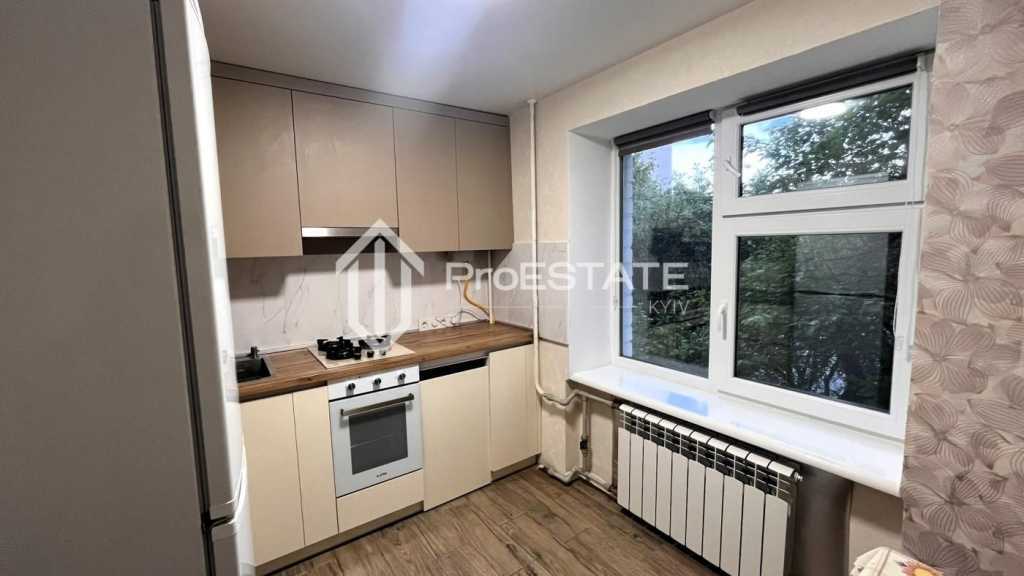 Продаж 2-кімнатної квартири 50.1 м², Головатого вул., 87