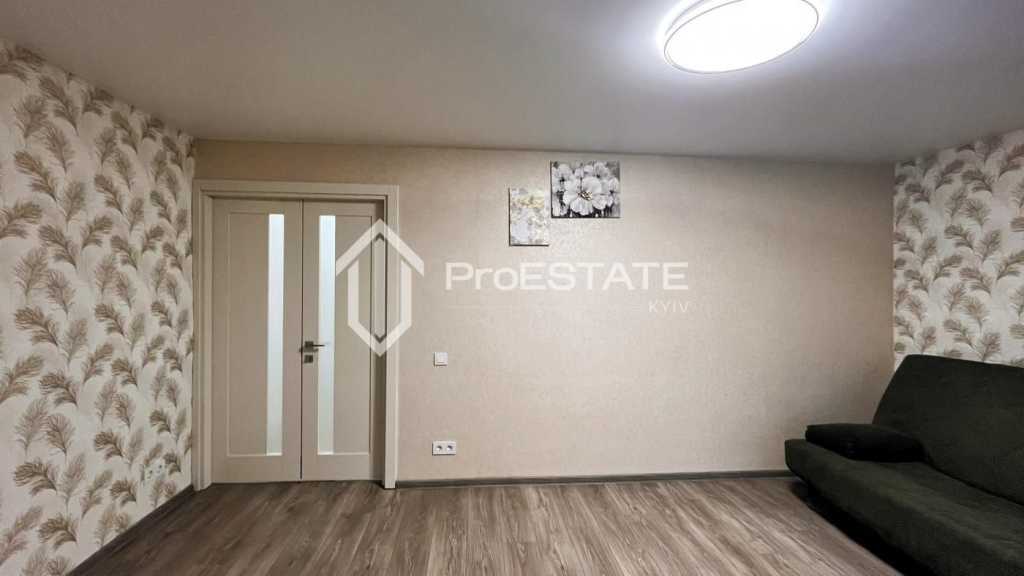Продаж 2-кімнатної квартири 50.1 м², Головатого вул., 87