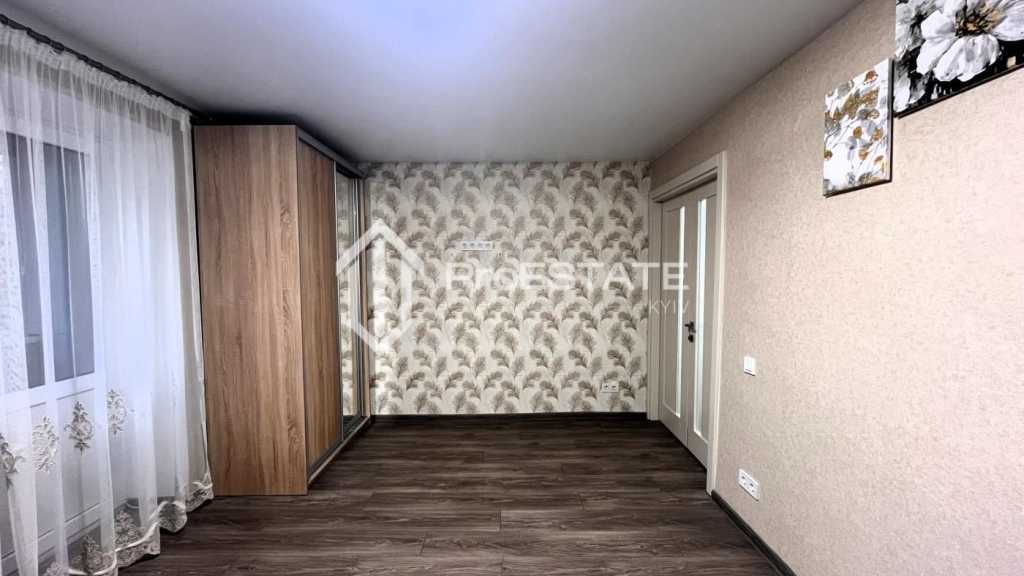 Продаж 2-кімнатної квартири 50.1 м², Головатого вул., 87