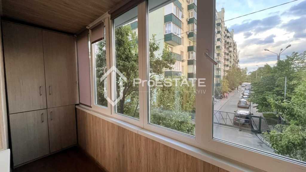 Продаж 2-кімнатної квартири 50.1 м², Головатого вул., 87
