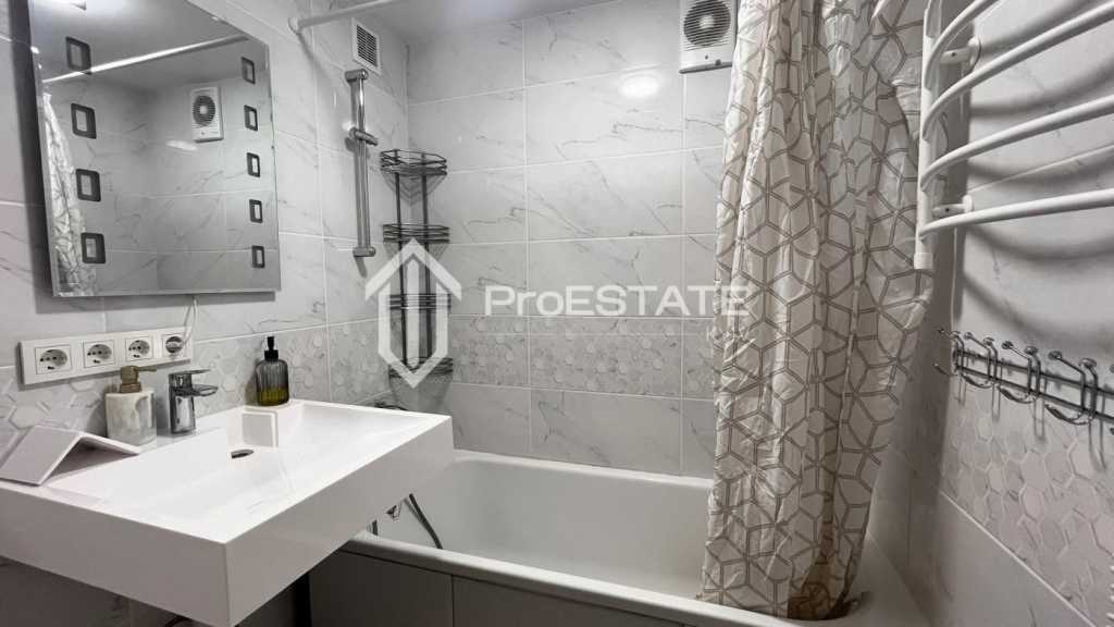 Продаж 2-кімнатної квартири 50.1 м², Головатого вул., 87