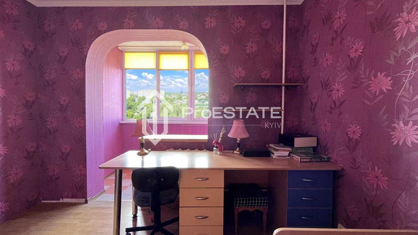 Продаж 3-кімнатної квартири 70.5 м², Головатого вул., 8
