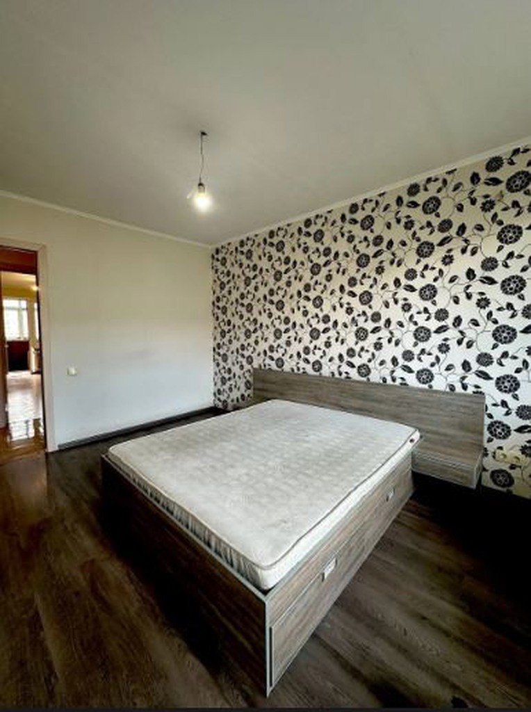 Продаж 3-кімнатної квартири 64 м², Миру просп., 4
