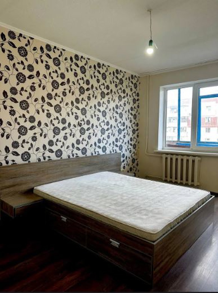 Продаж 3-кімнатної квартири 64 м², Миру просп., 4