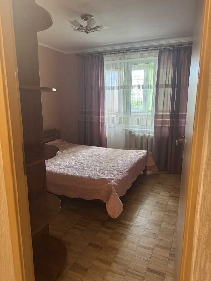 Оренда 2-кімнатної квартири 50 м², Симиренка вул., 12Б