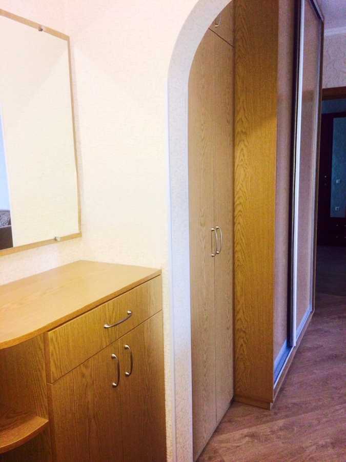Продаж 3-кімнатної квартири 75 м², Грушевського вул., 17Г