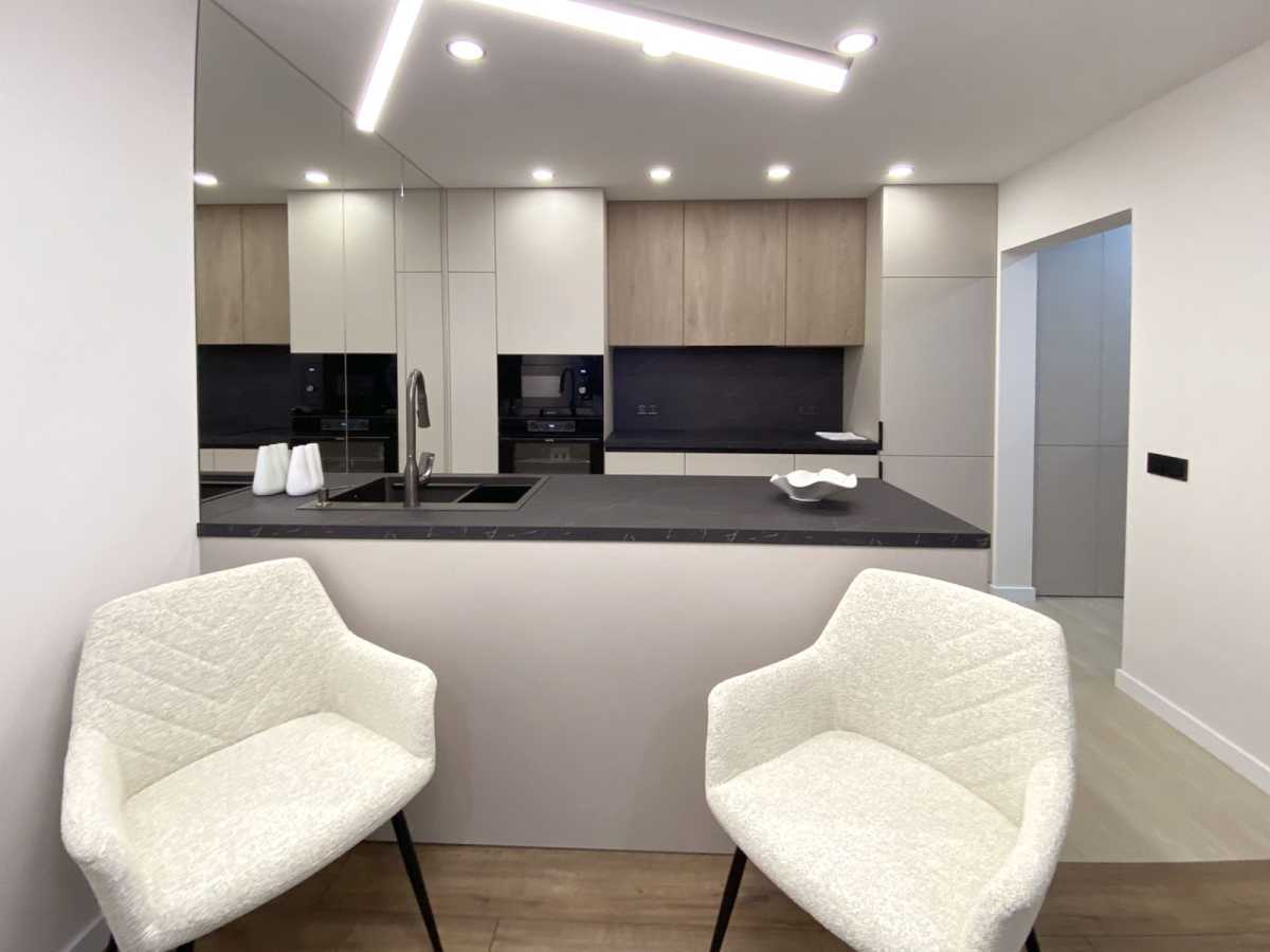 Продажа 2-комнатной квартиры 61 м², Михаила Максимовича ул., 28г