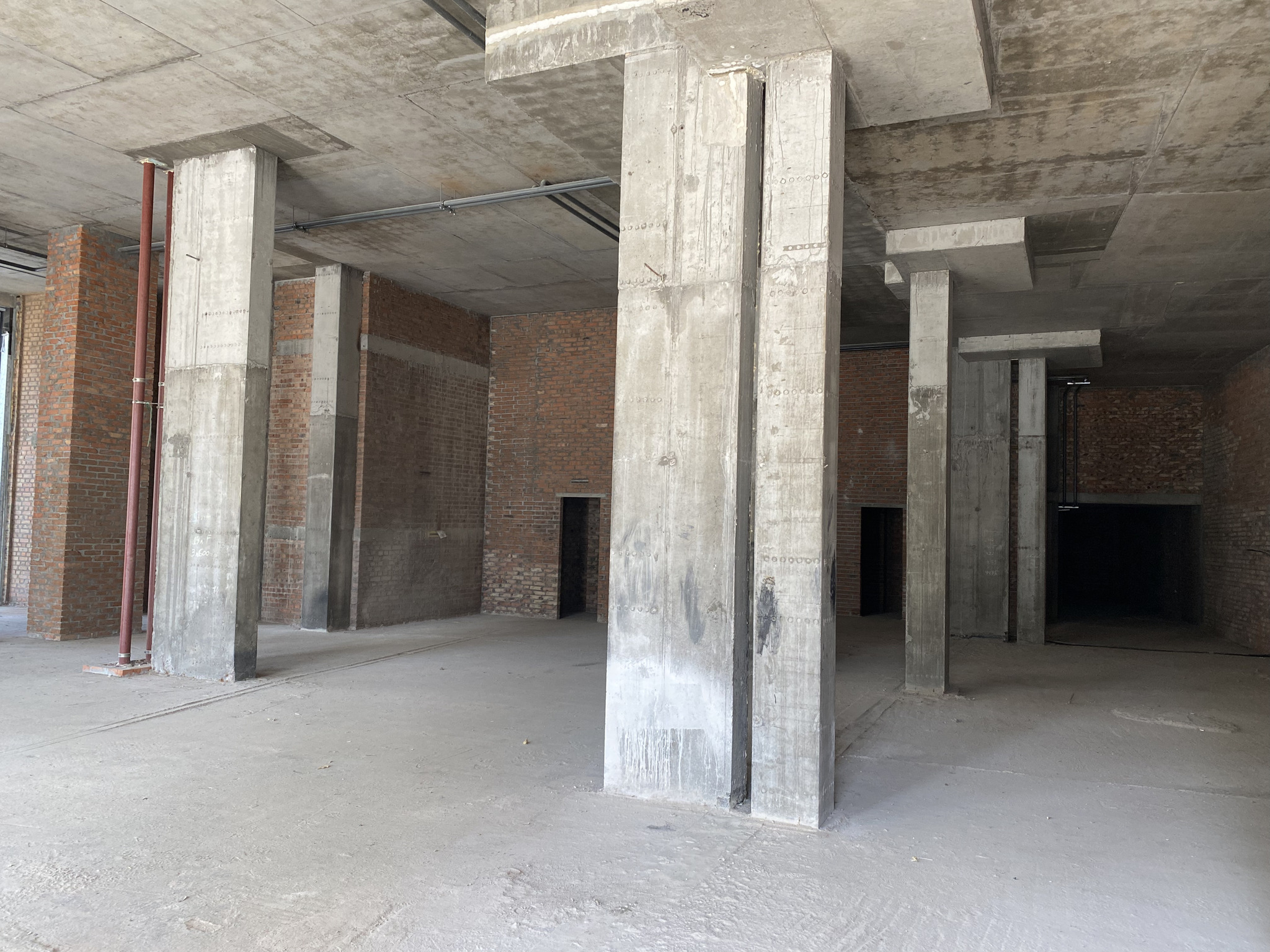 Аренда торгового помещения 530 м², Победы просп., 42