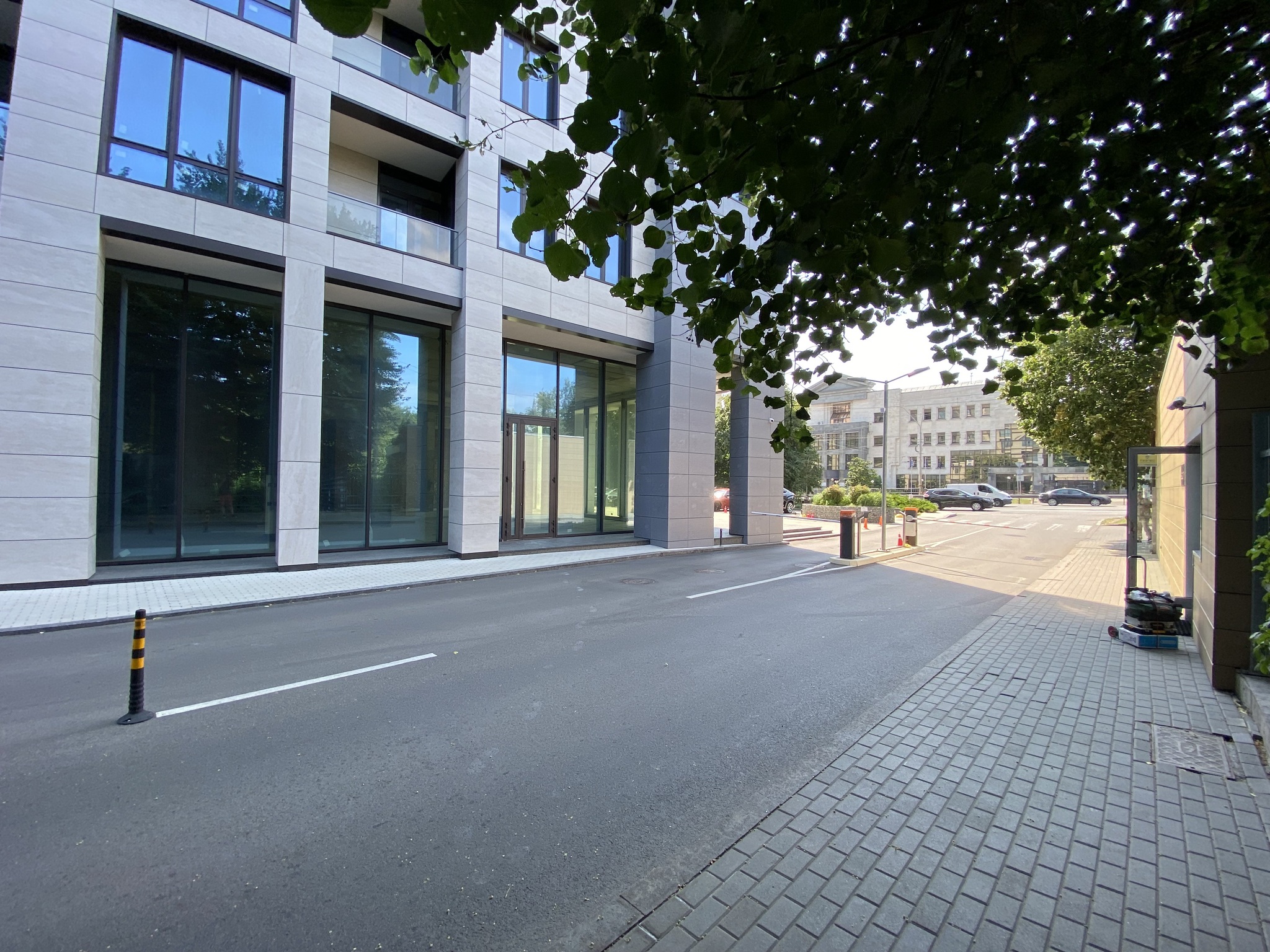 Аренда торгового помещения 530 м², Победы просп., 42