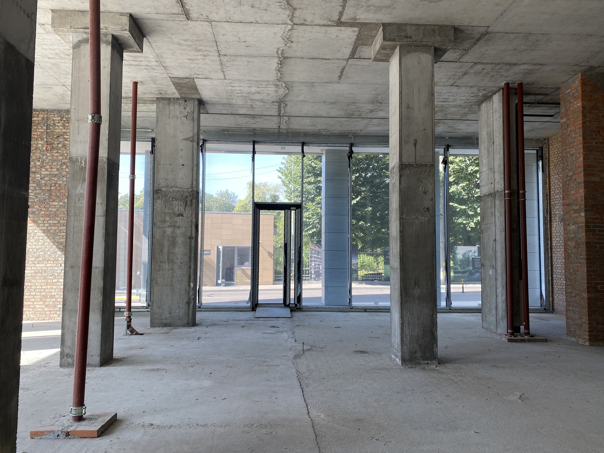 Аренда торгового помещения 530 м², Победы просп., 42