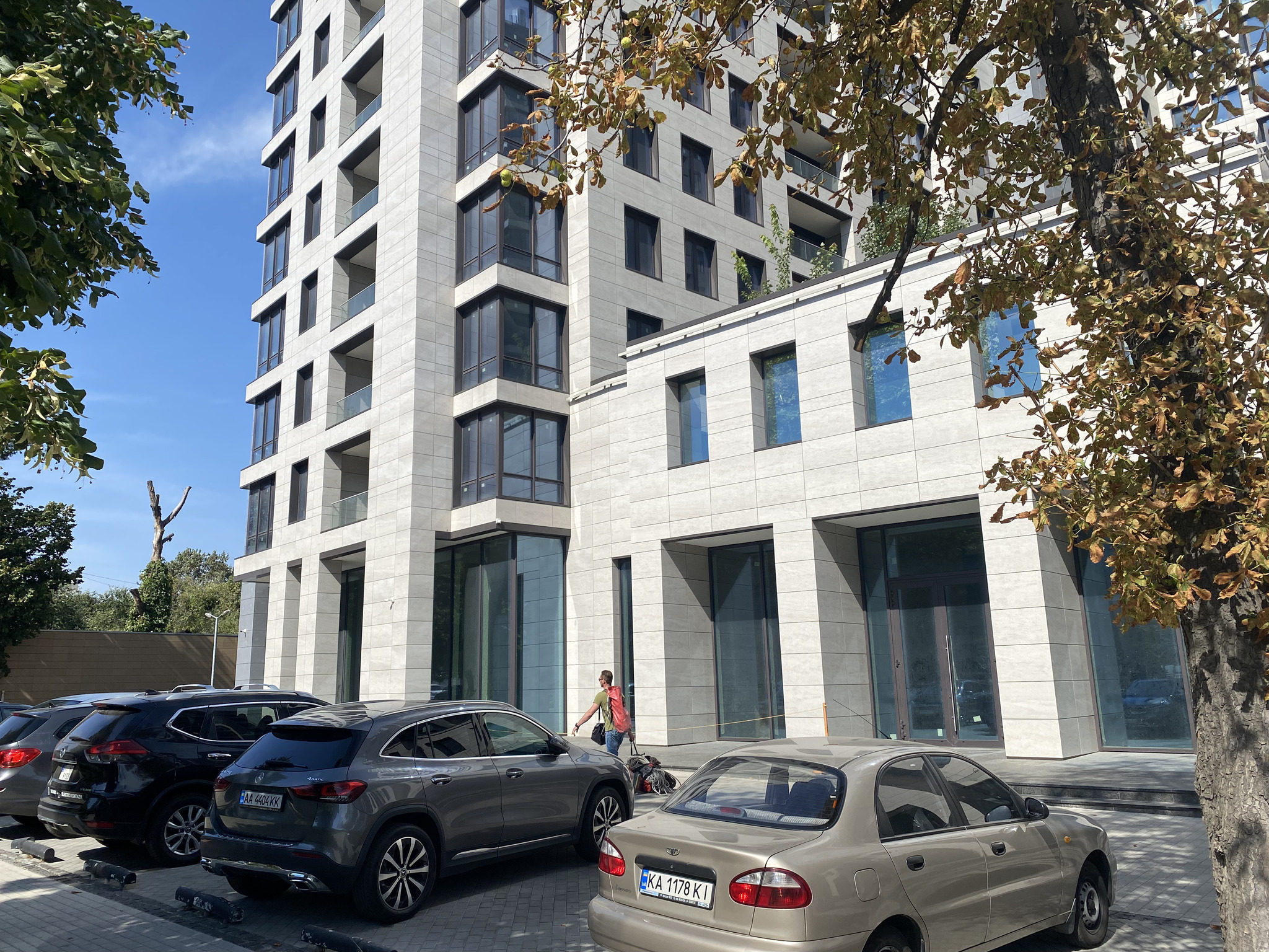 Аренда торгового помещения 530 м², Победы просп., 42