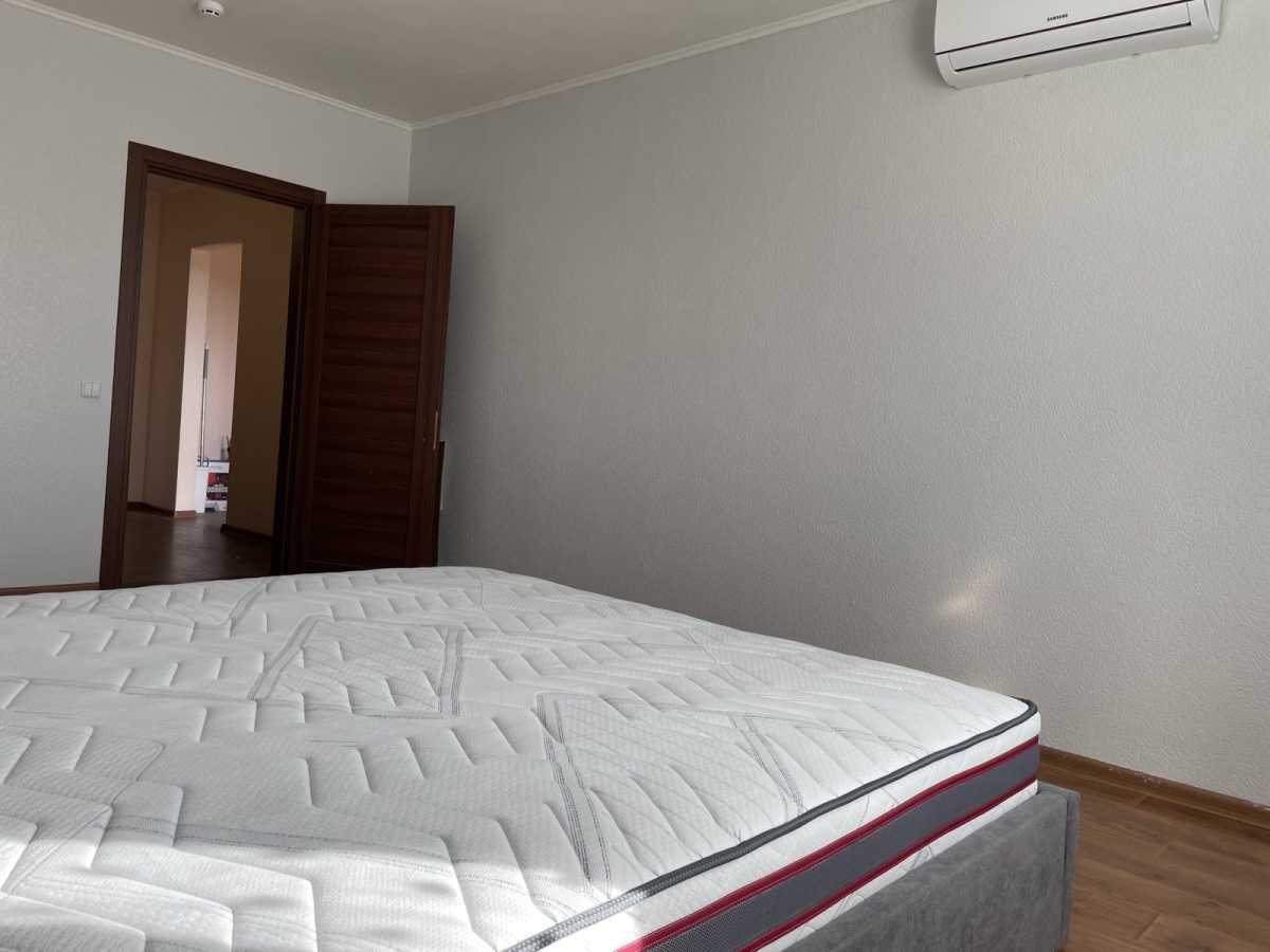 Продажа 1-комнатной квартиры 49.3 м², Николая Винграновского ул., 2