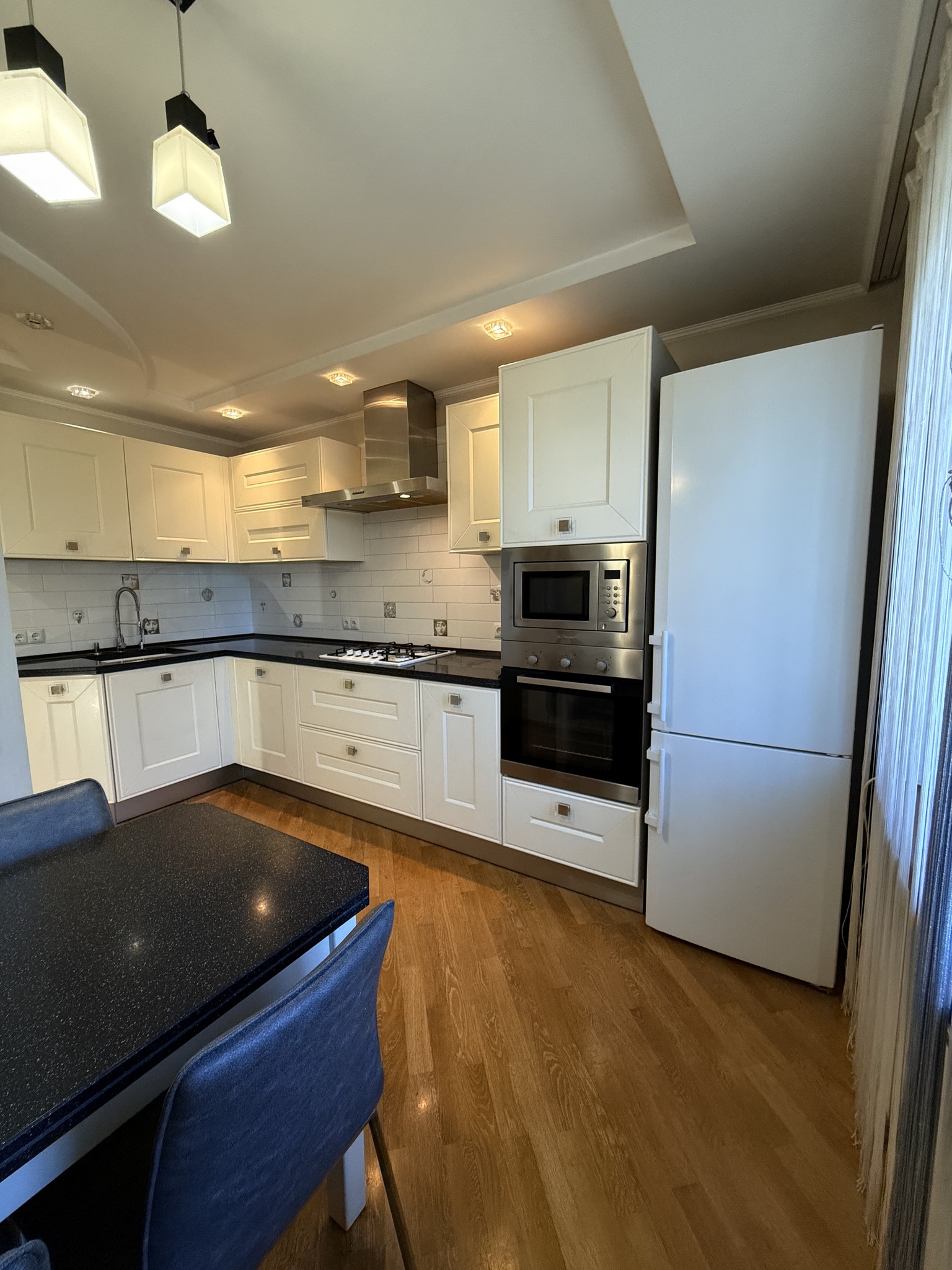 Продаж 4-кімнатної квартири 88 м², Кріпосна вул., 90А