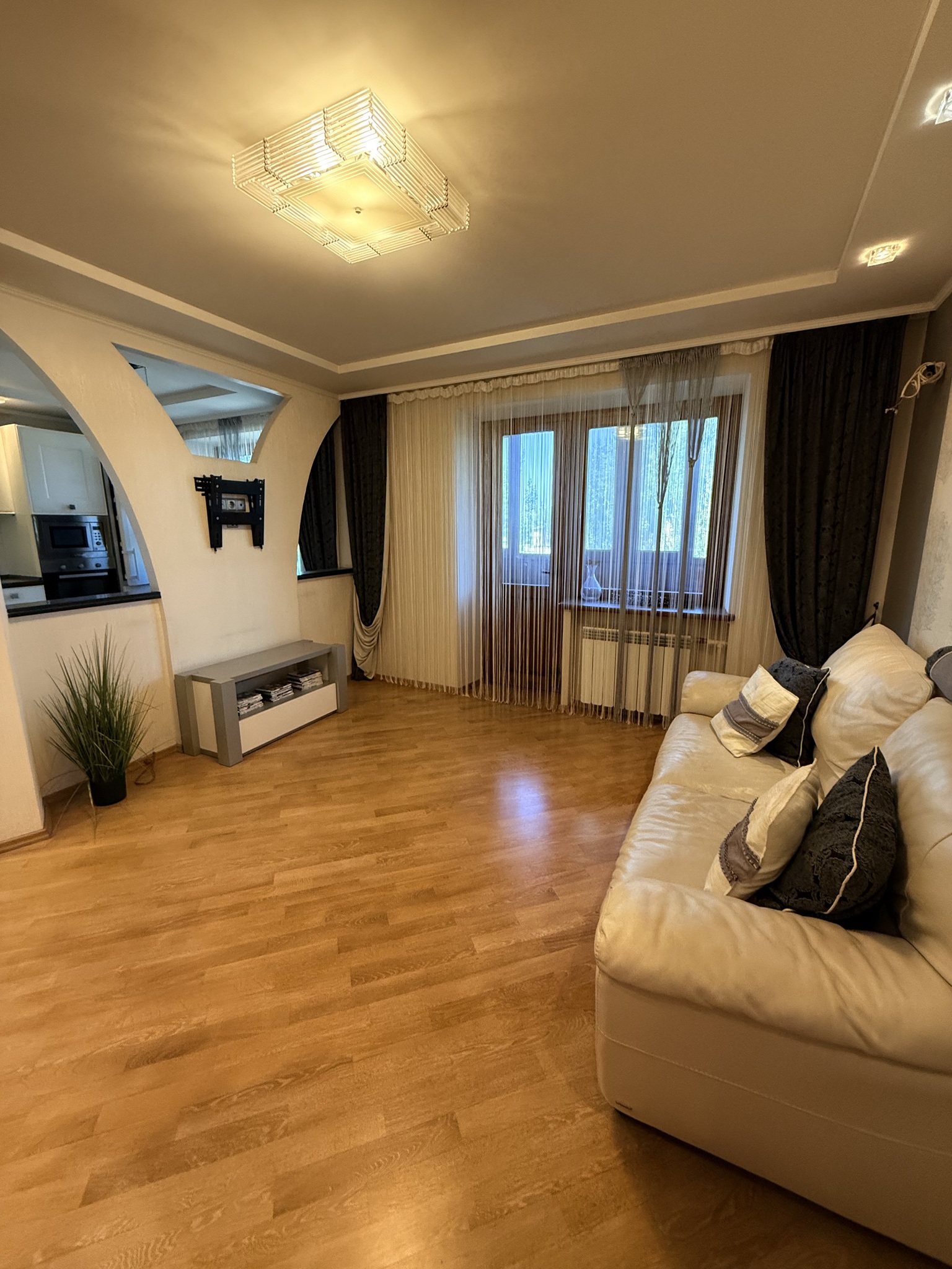 Продаж 4-кімнатної квартири 88 м², Кріпосна вул., 90А
