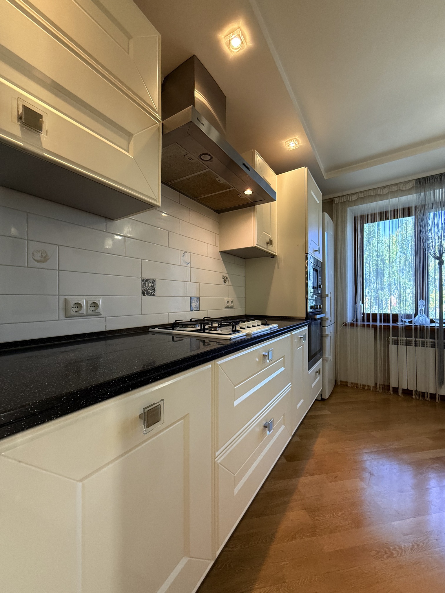 Продаж 4-кімнатної квартири 88 м², Кріпосна вул., 90А