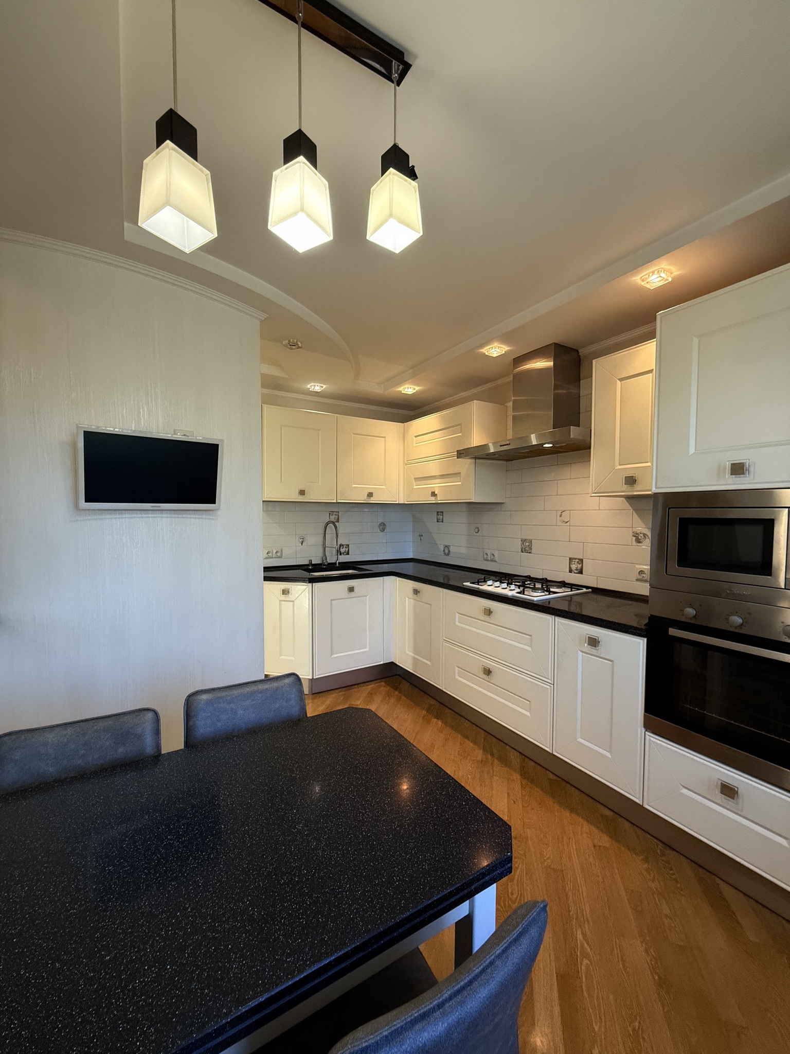 Продаж 4-кімнатної квартири 88 м², Кріпосна вул., 90А