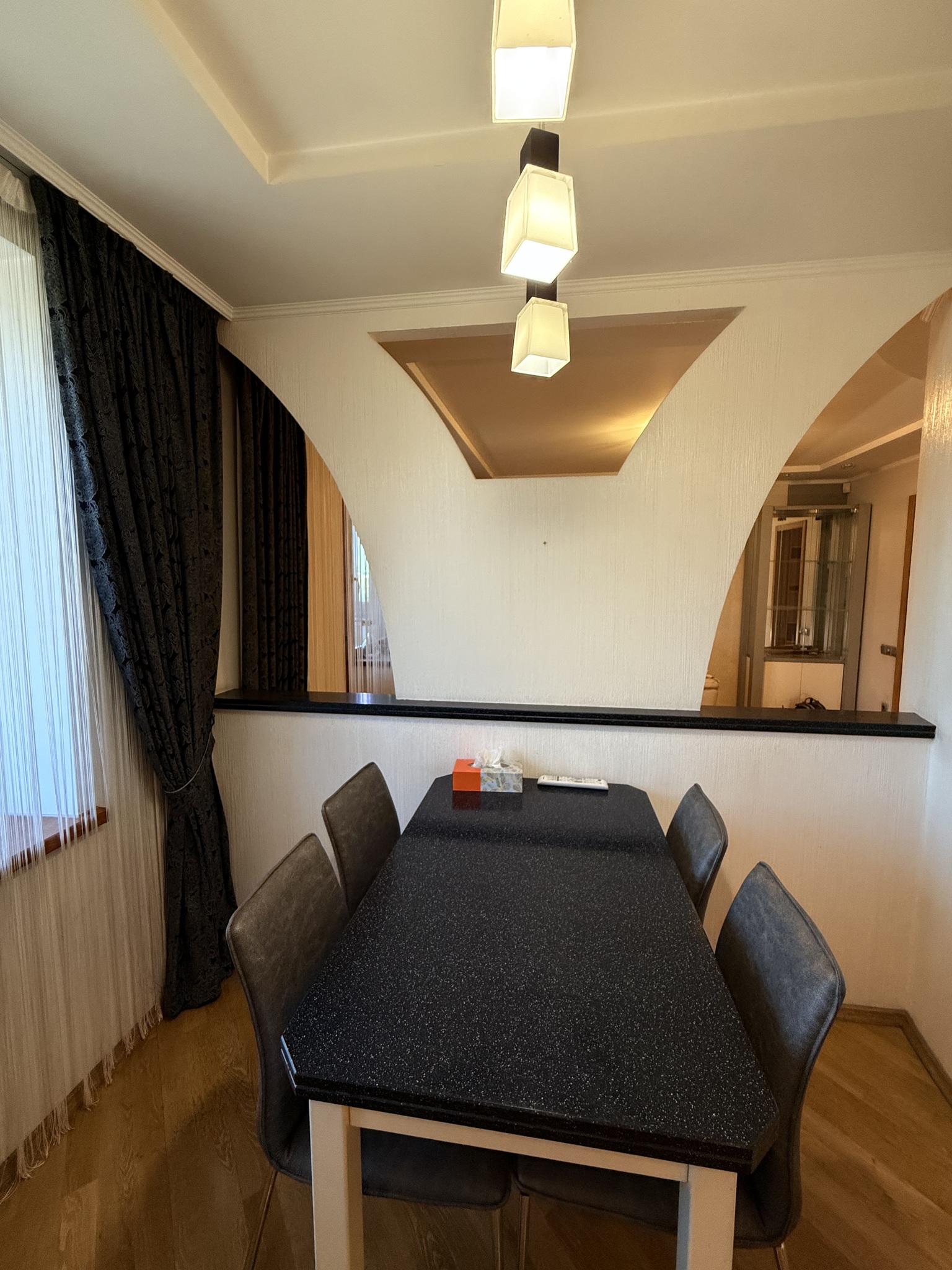 Продаж 4-кімнатної квартири 88 м², Кріпосна вул., 90А