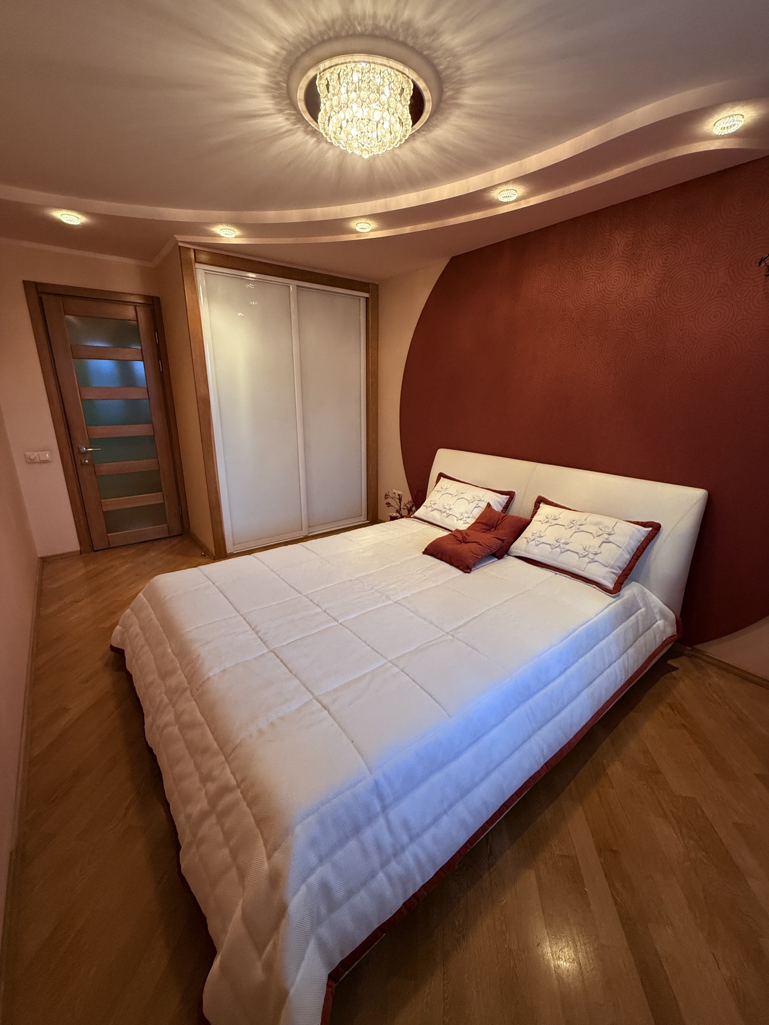 Продаж 4-кімнатної квартири 88 м², Кріпосна вул., 90А