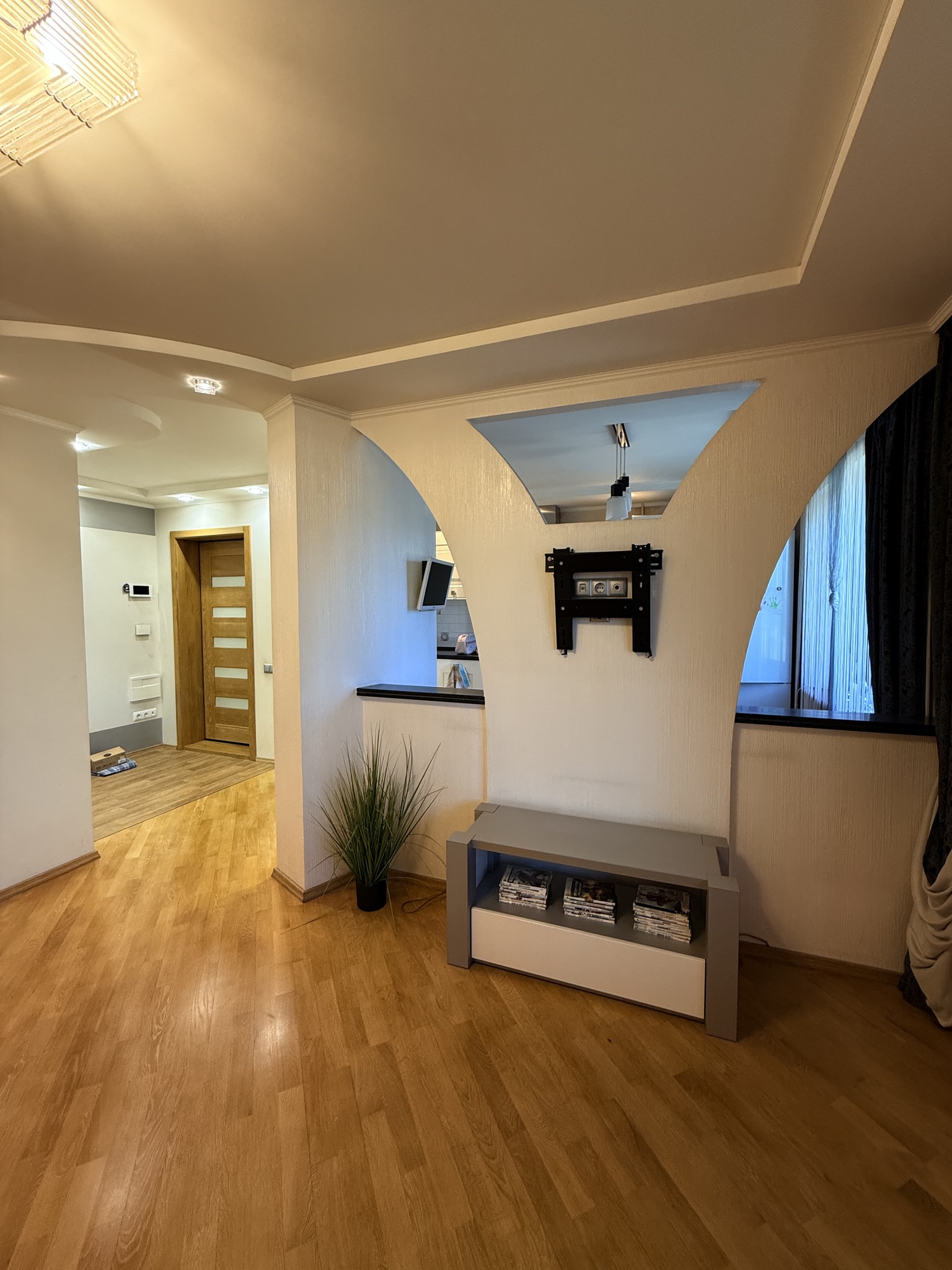 Продаж 4-кімнатної квартири 88 м², Кріпосна вул., 90А