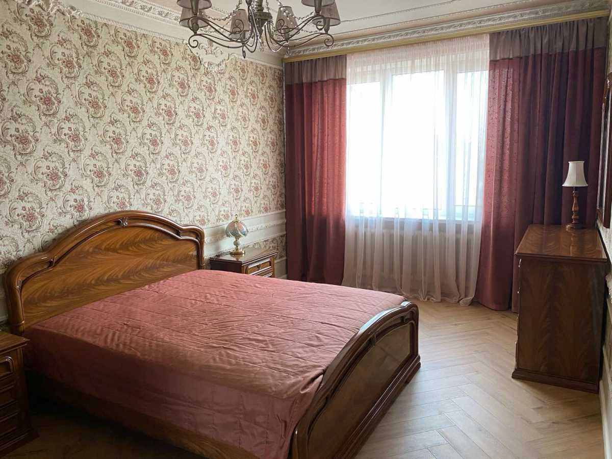 Оренда 3-кімнатної квартири 100 м², Лесі Українки бул., 21Б