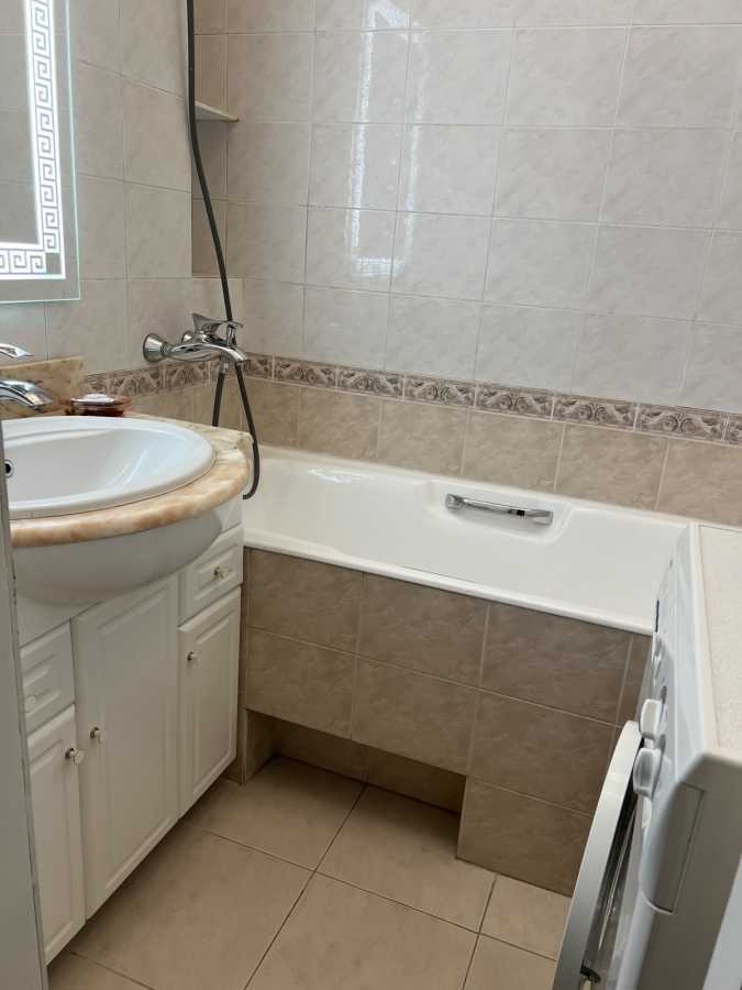 Оренда 3-кімнатної квартири 100 м², Лесі Українки бул., 21Б