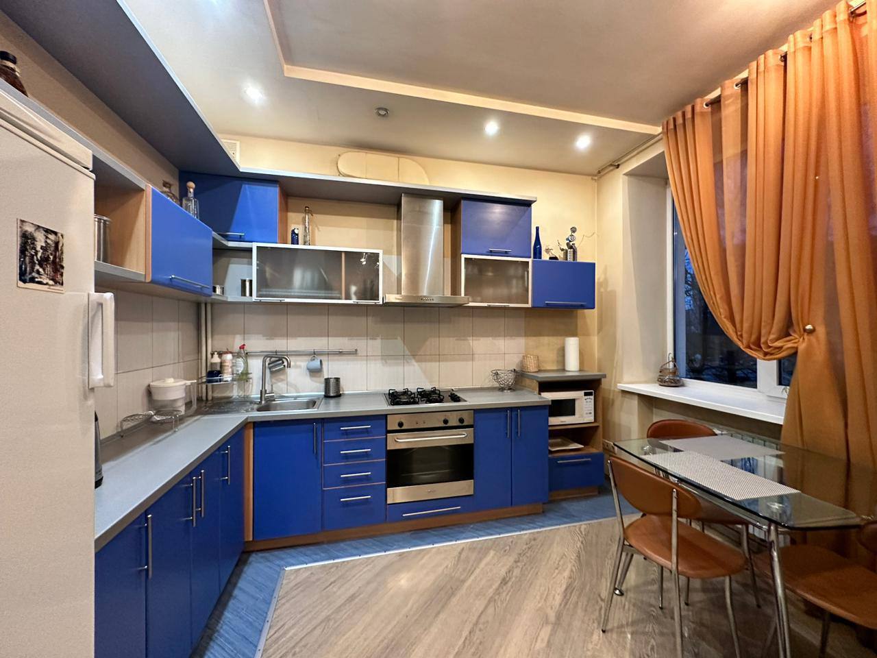 Продаж 2-кімнатної квартири 52 м², Чернишевського вул.