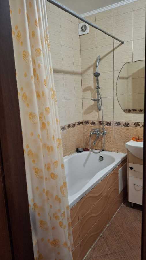Оренда 1-кімнатної квартири 42 м², Теплична вул., 42