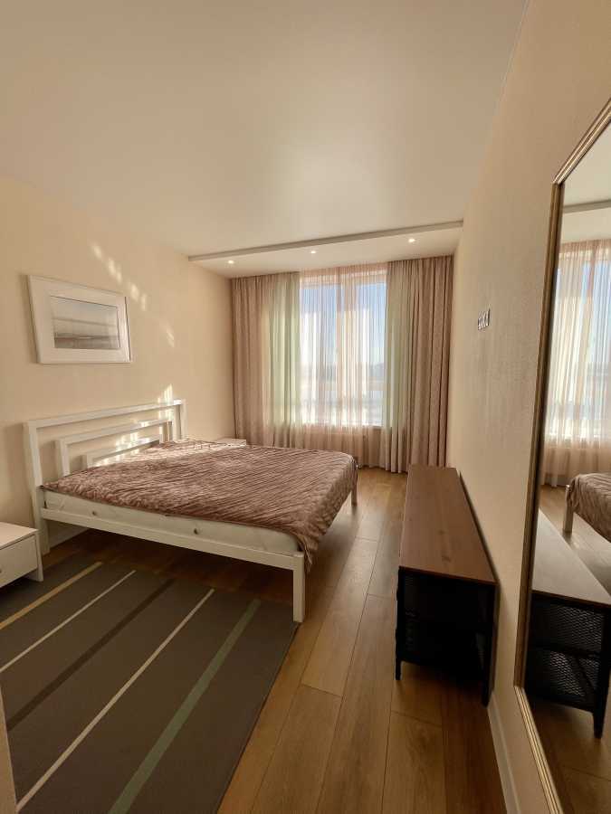 Оренда 1-кімнатної квартири 47 м², Кам’янська вул., 6