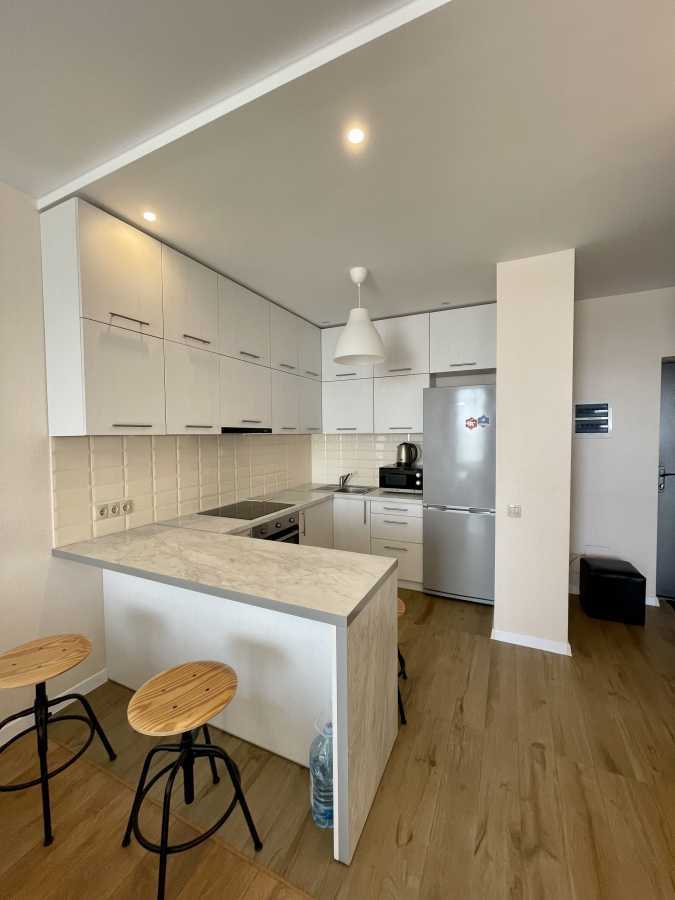 Оренда 1-кімнатної квартири 47 м², Кам’янська вул., 6