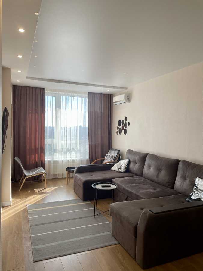 Оренда 1-кімнатної квартири 47 м², Кам’янська вул., 6