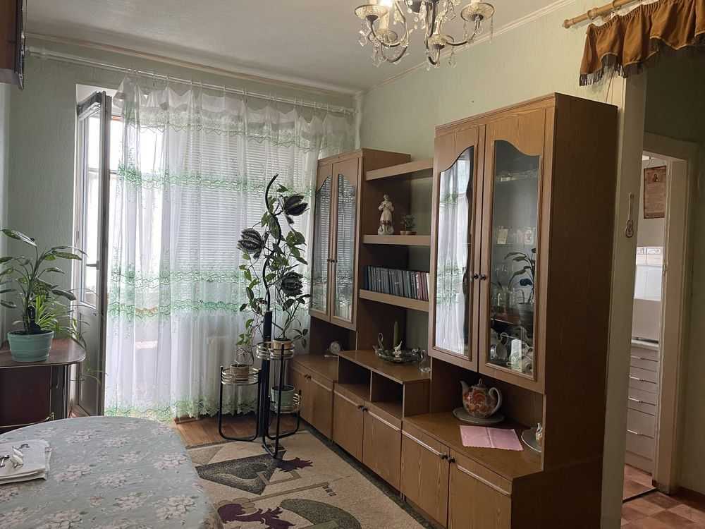 Оренда 3-кімнатної квартири 60 м², Авіаційна вул., 35
