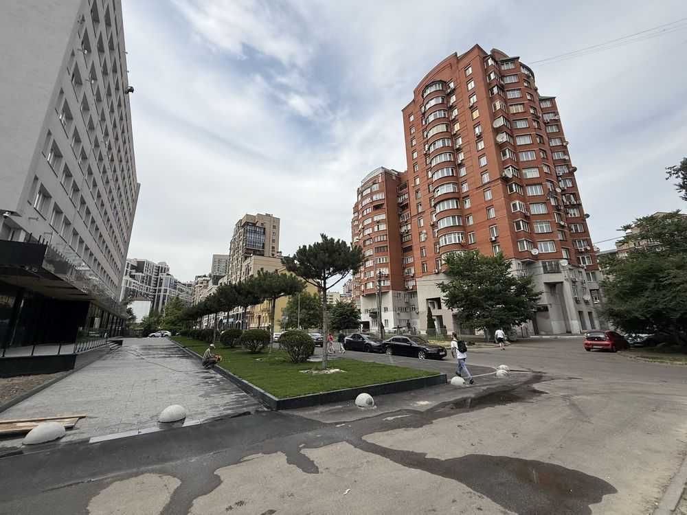 Продажа 3-комнатной квартиры 126 м², Златоустовская ул., 10/12