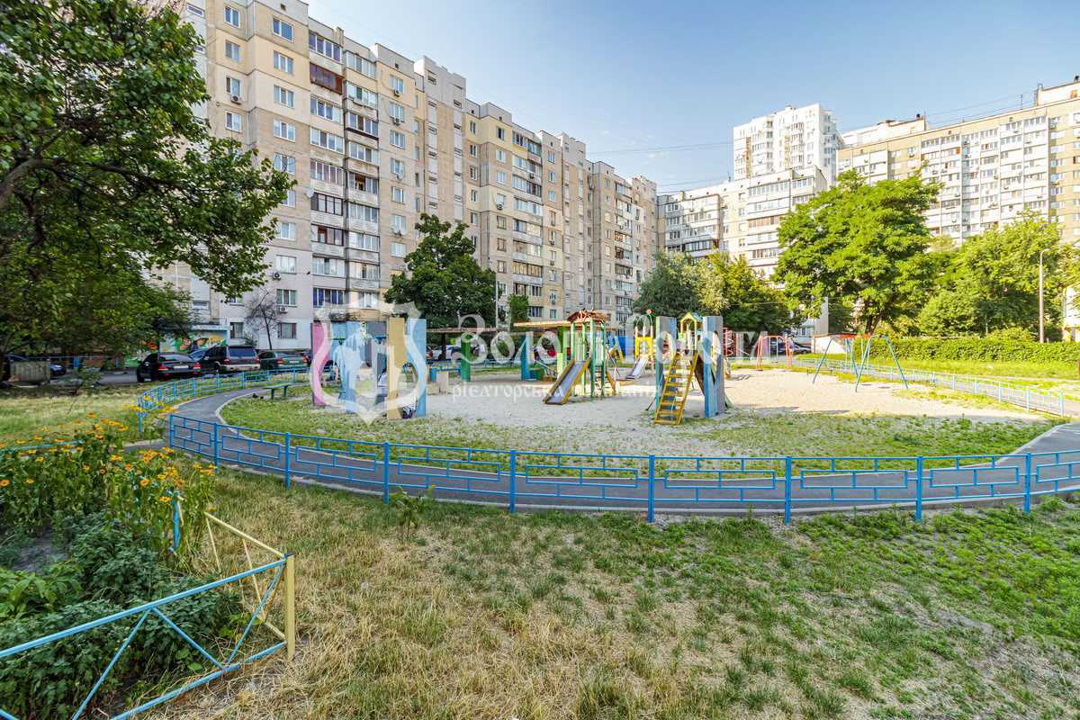 Продаж 3-кімнатної квартири 72 м², Тростянецька вул., 8