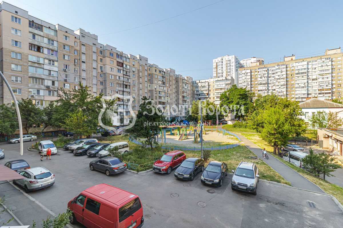 Продаж 3-кімнатної квартири 72 м², Тростянецька вул., 8