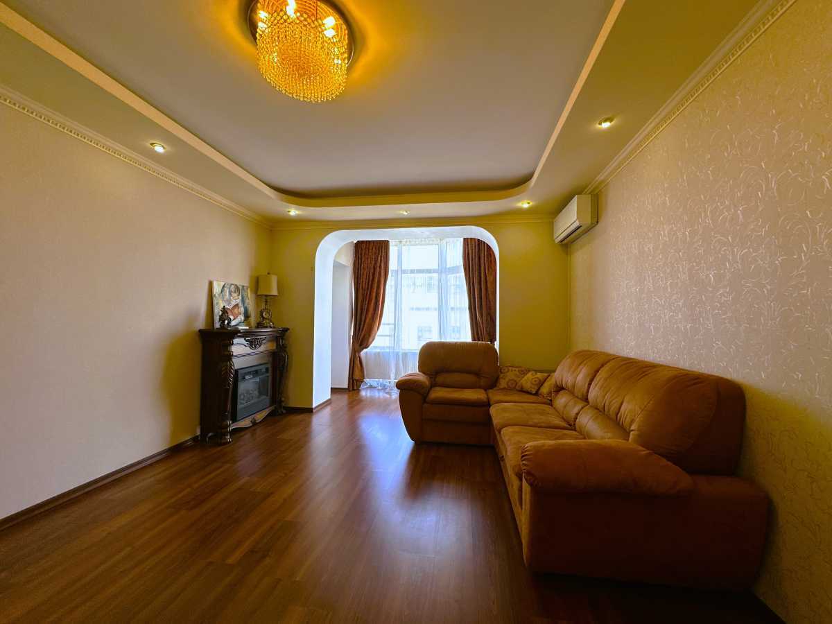 Оренда 3-кімнатної квартири 110 м², Михайла Донця вул., Ломоносова, 54а