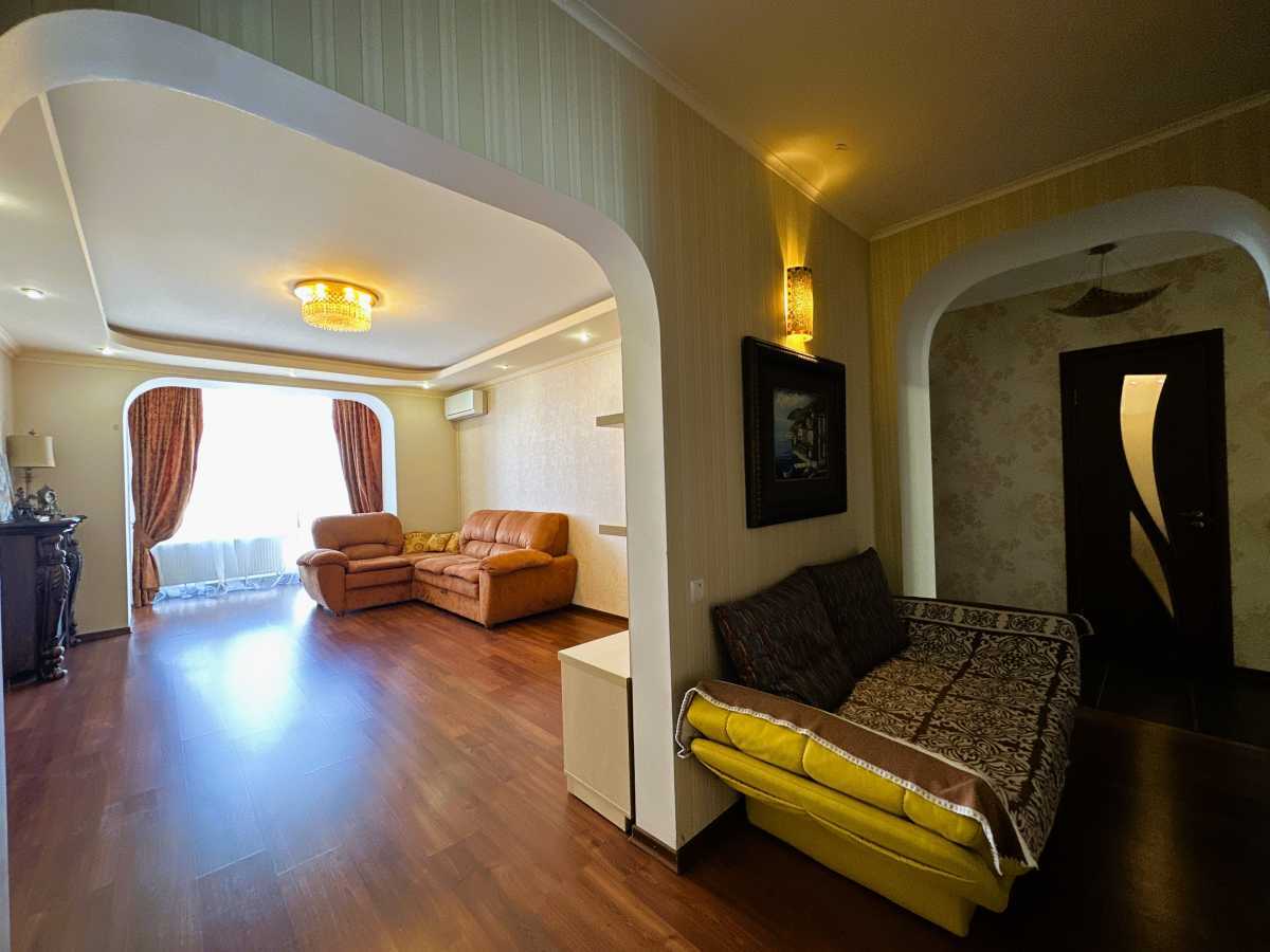 Оренда 3-кімнатної квартири 110 м², Михайла Донця вул., Ломоносова, 54а