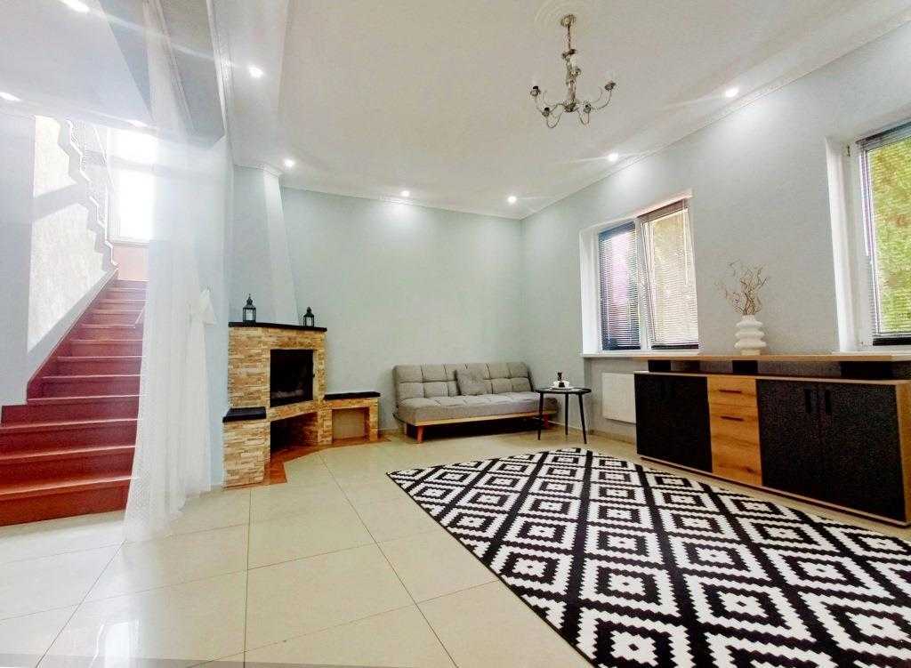Продаж будинку 222 м², Центральна вул.
