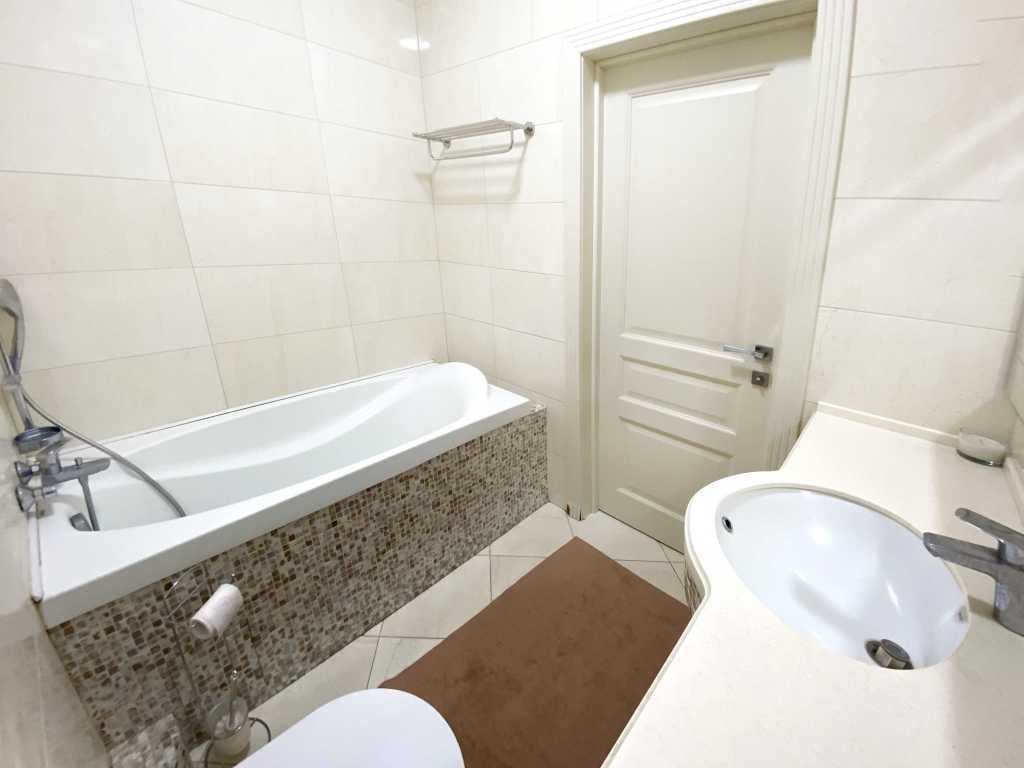 Аренда 2-комнатной квартиры 80 м², Глубочицкая ул., 32а