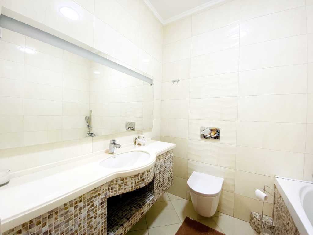 Аренда 2-комнатной квартиры 80 м², Глубочицкая ул., 32а