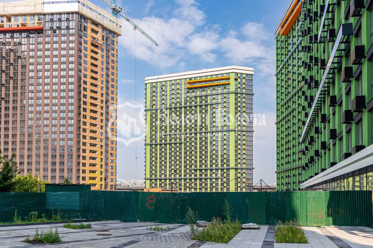 Продаж 3-кімнатної квартири 94 м², Причальна вул., 8