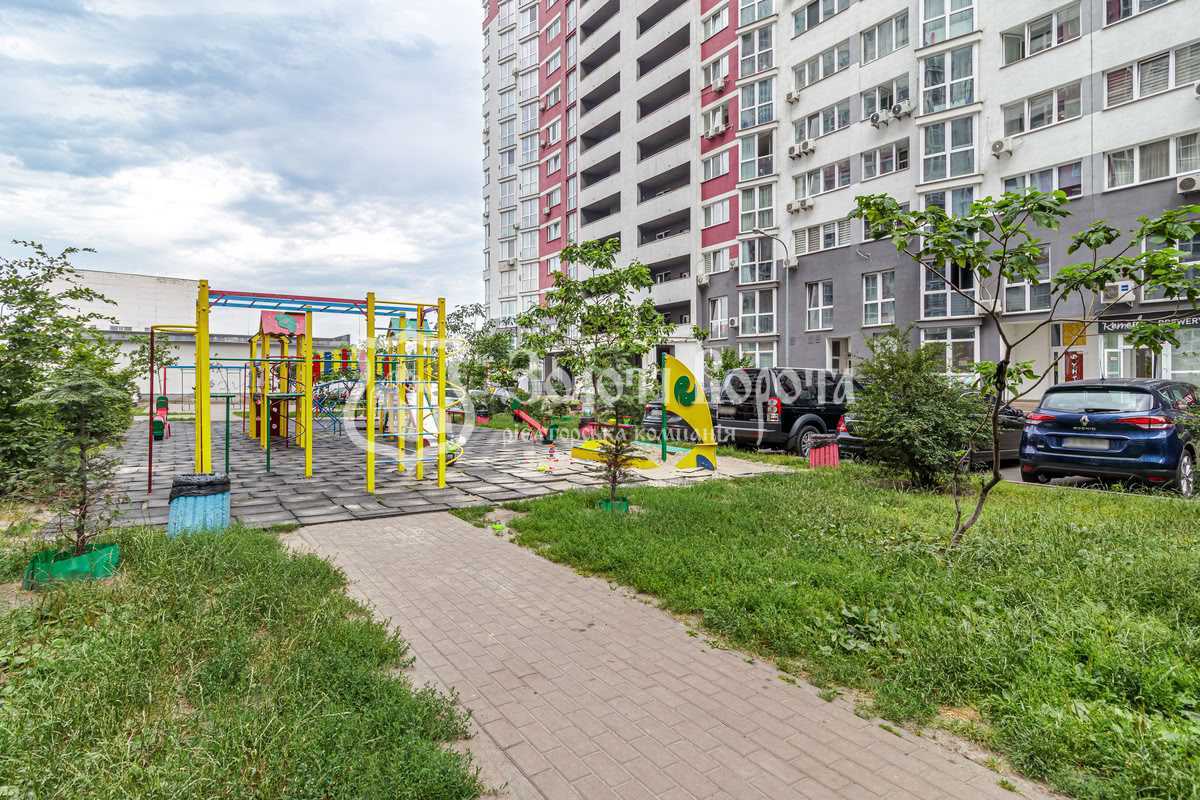 Продажа 1-комнатной квартиры 50.4 м², Михаила Донца ул., Драгоманова, 2