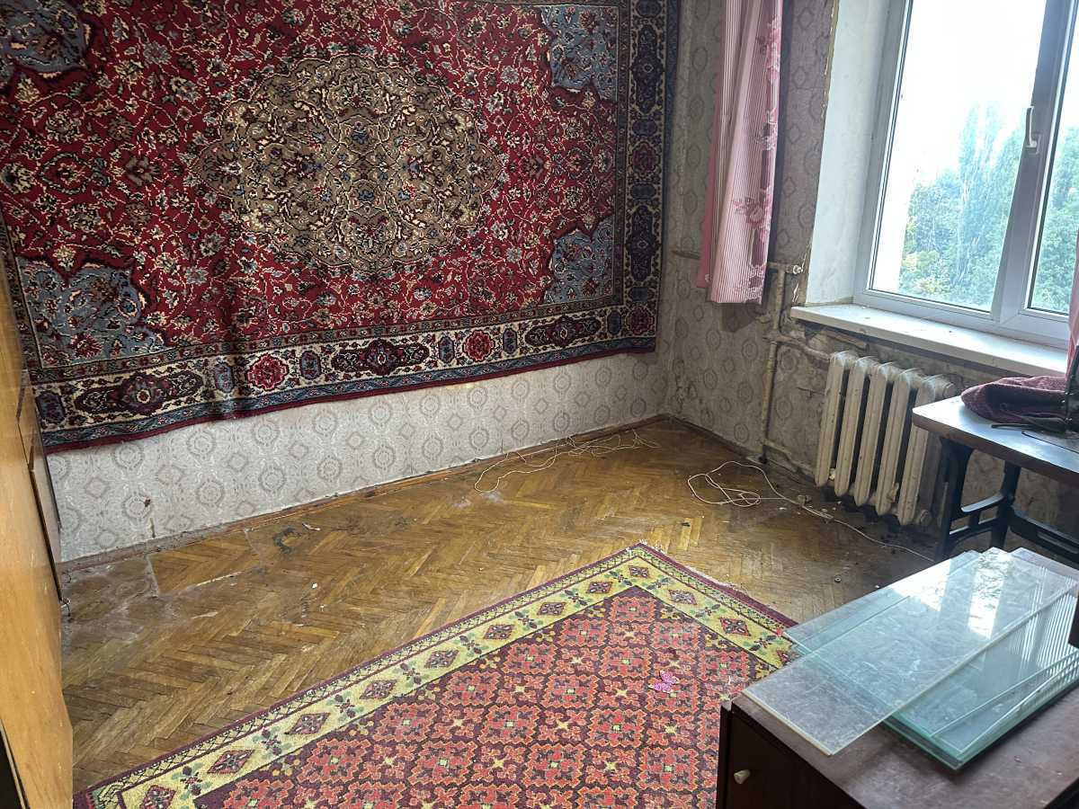 Продаж 3-кімнатної квартири 57 м², Волгоградська вул., 37
