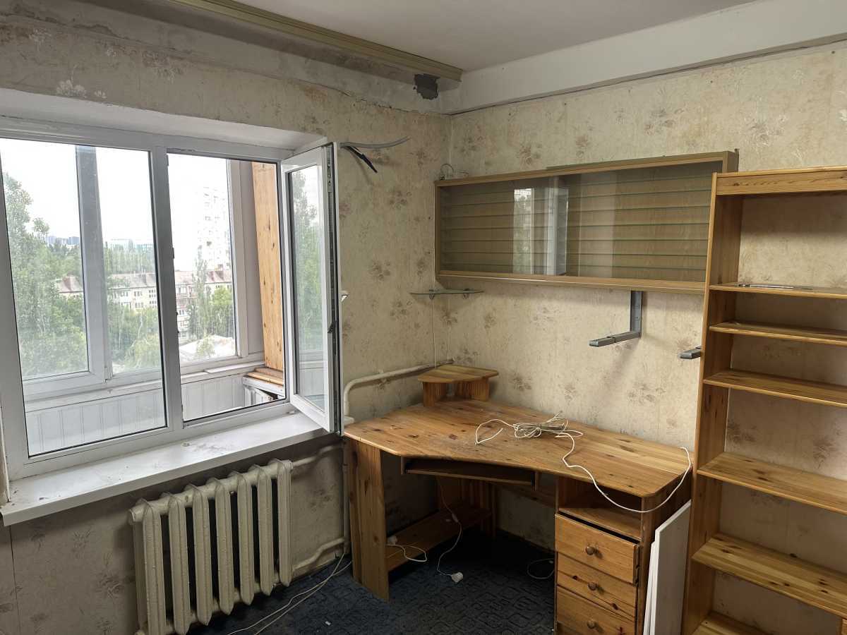 Продаж 3-кімнатної квартири 57 м², Волгоградська вул., 37