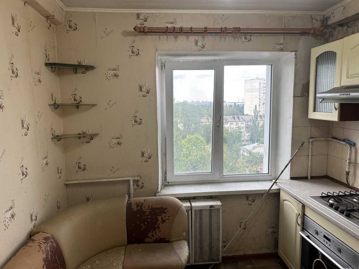 Продаж 3-кімнатної квартири 57 м², Волгоградська вул., 37